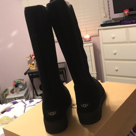 UGG Shoes - NWT UGG Kara